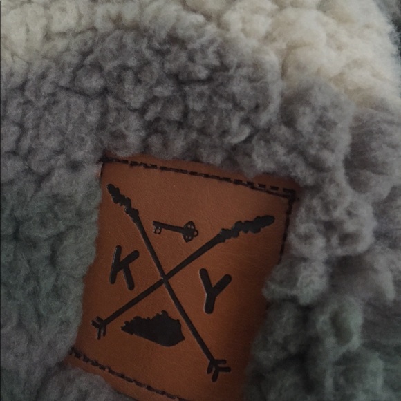 New Camo Sherpa Fleece Pullover, Unisex - Picture 3 of 7